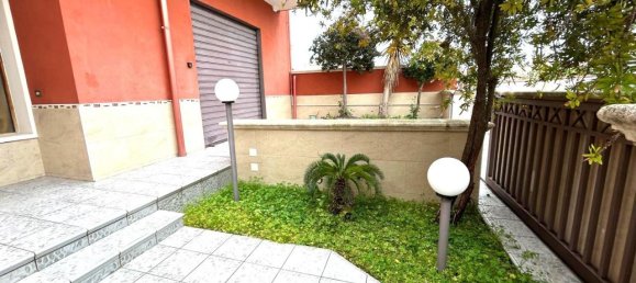 5 rooms Villa in Pulsano, Italy No. 14849 3