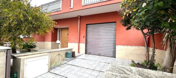 5 rooms Villa in Pulsano, Italy No. 14849 2