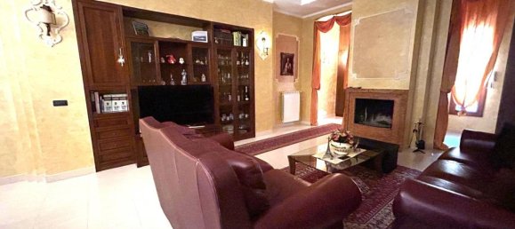5 rooms Villa in Pulsano, Italy No. 14849 11