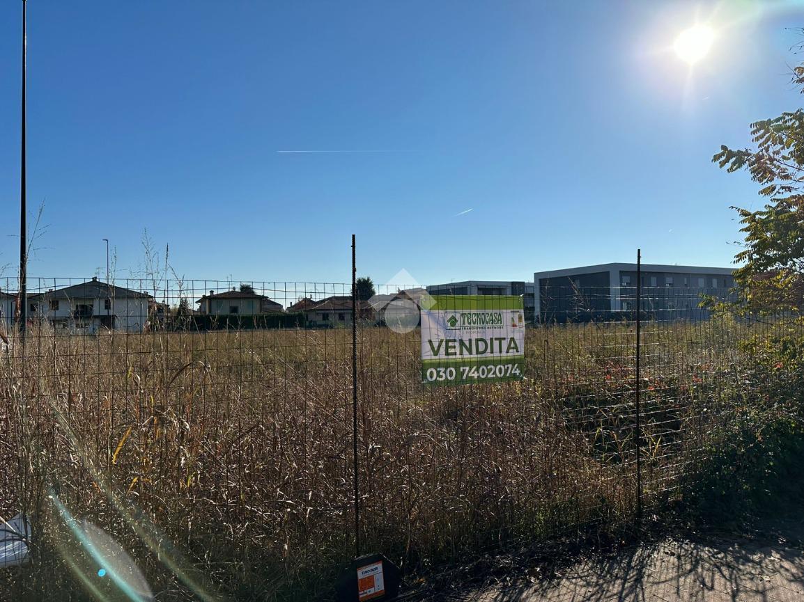 2374m² Land in Palazzolo sull'Oglio, Italy No. 2102