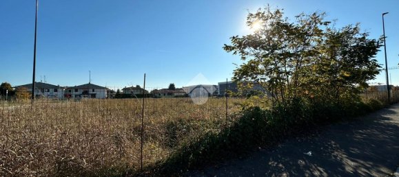 2374m² Land in Palazzolo sull'Oglio, Italy No. 2102 4