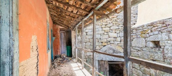 2 bedrooms House in Vilarandelo, Portugal No. 18244 13