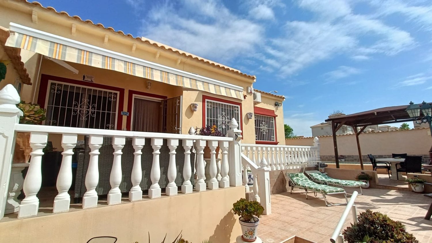 Casa de 2 dormitorios en Alicante, Spain No. 133322