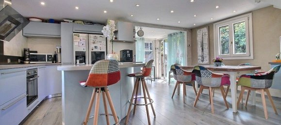 4 غرف نوم فيلا في Lugrin, France رقم 201134 4