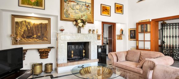 5 bedrooms Villa in Marbella, Spain No. 115001 26