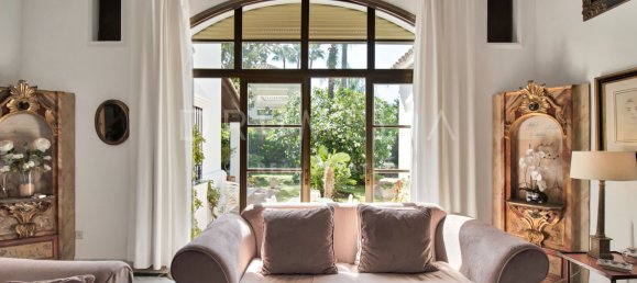 5 bedrooms Villa in Marbella, Spain No. 115001 24