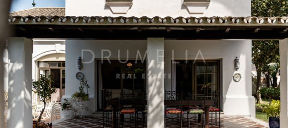 5 bedrooms Villa in Marbella, Spain No. 115001 6