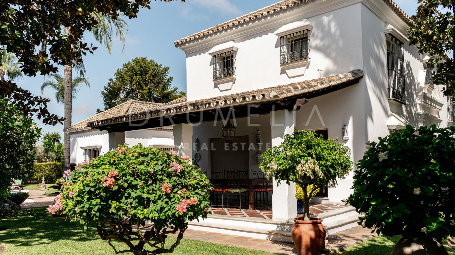 5 bedrooms Villa in Marbella, Spain No. 115001