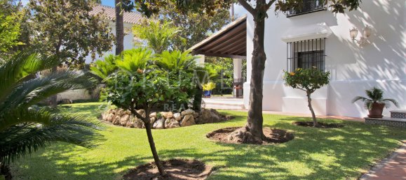 5 bedrooms Villa in Marbella, Spain No. 115001 18