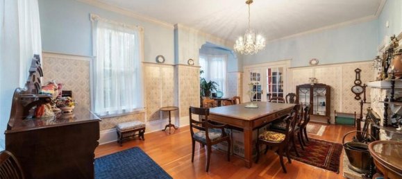 7 bedrooms House in British Columbia, Canada No. 1049 10