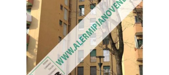 2 bedrooms Apartment in Milan, Italy No. 244757 3