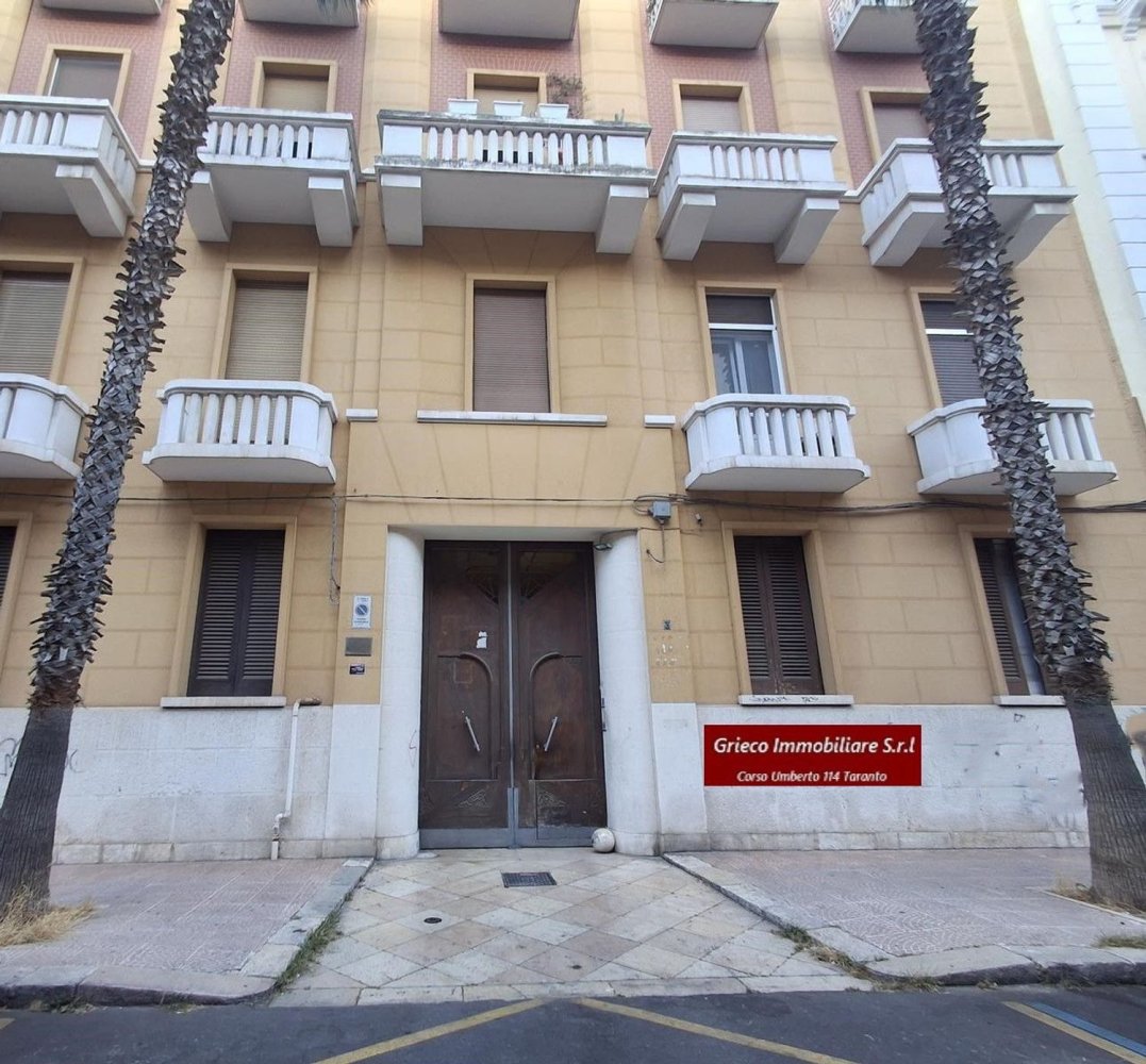 3-salle Appartement à Taranto, Italy No. 285284