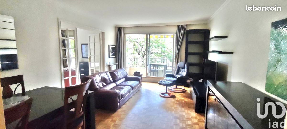 3 bedrooms Apartment in Paris, France No. 362705