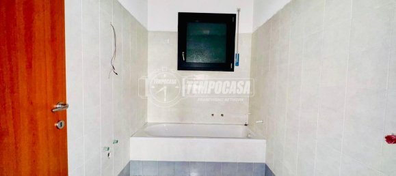 Apartamento de 3 divisões em Brescia, Italy N.º 3126 16