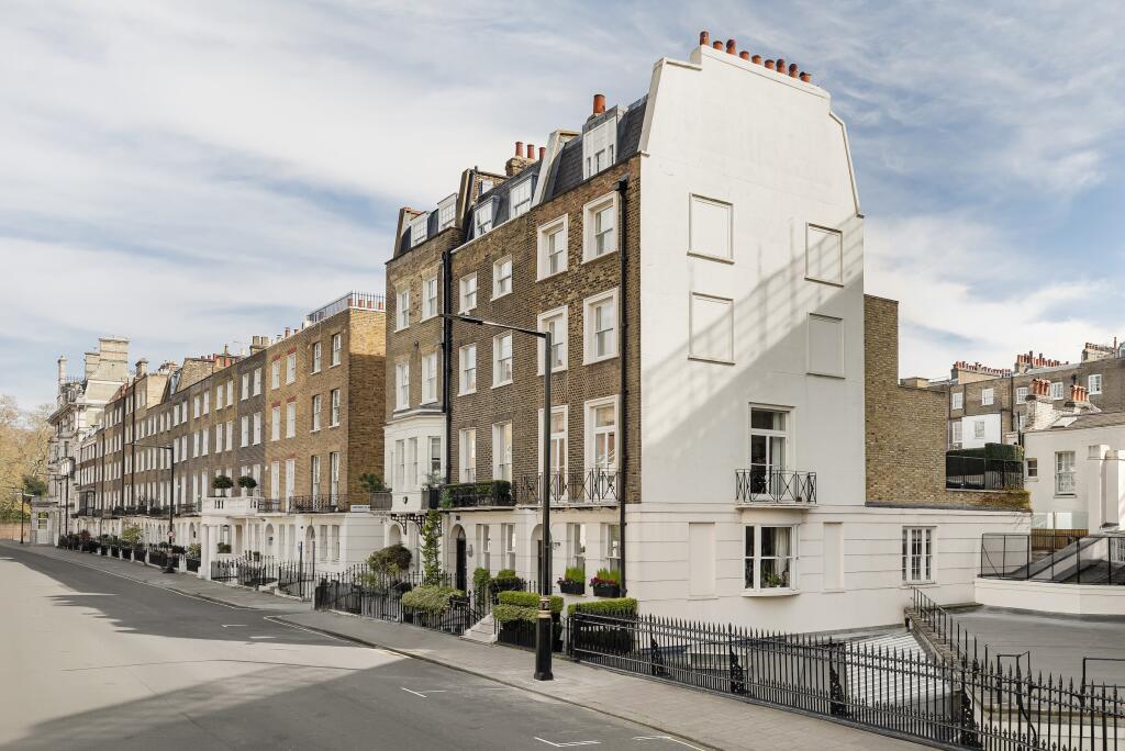 6 bedrooms Townhouse in Belgravia, United Kingdom No. 13058