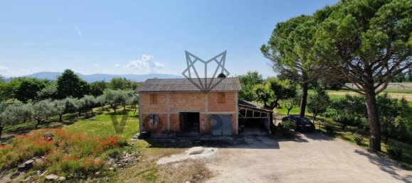 6 rooms House in Spello, Italy No. 76288 4