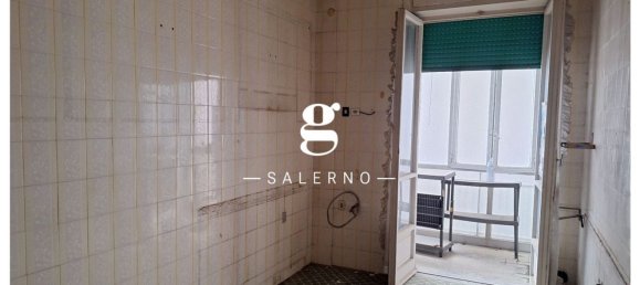 4 rooms Apartment in Salerno, Italy No. 56579 3