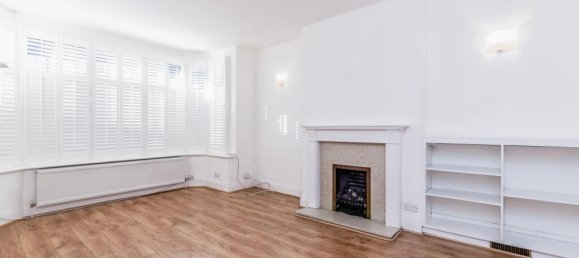 3 Schlafzimmer Gewerbliche Immobilie in Croydon, United Kingdom, Nr. 8131 2