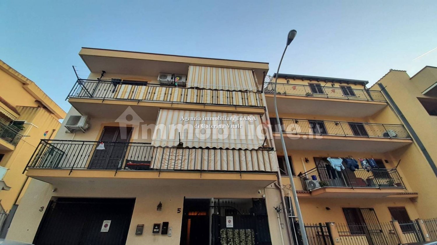 Apartamento T2 em Ficarazzi, Italy N.º 324940