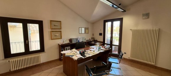 124m² Office in Poggio Rusco, Italy No. 270365 3