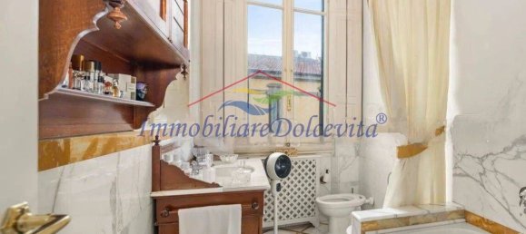 13 bedrooms House in Florence, Italy No. 379049 40