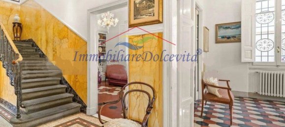 13 bedrooms House in Florence, Italy No. 379049 12