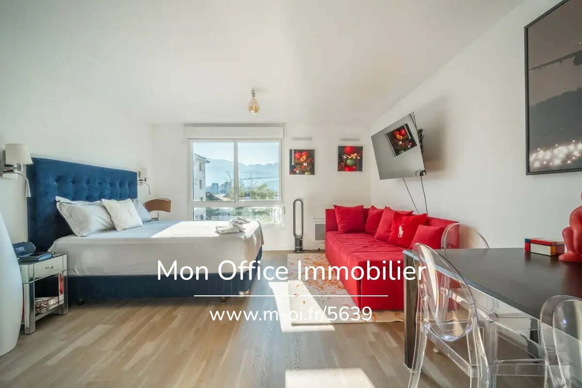 Estudio en Annecy, France No. 300900