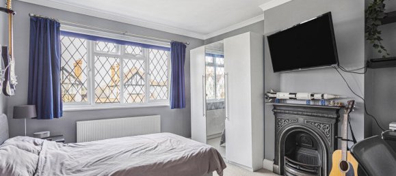 4 bedrooms House in Ashford, United Kingdom No. 8559 13