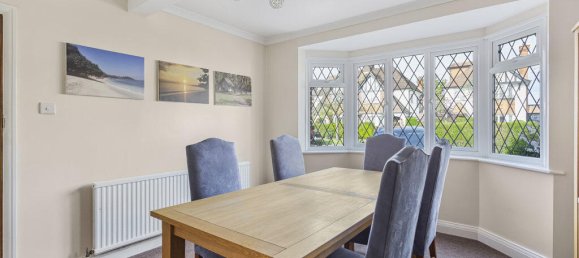 4 bedrooms House in Ashford, United Kingdom No. 8559 5