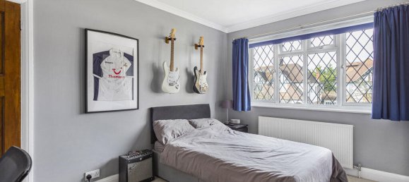 4 bedrooms House in Ashford, United Kingdom No. 8559 16