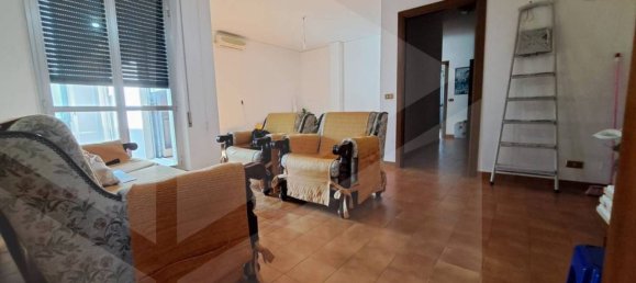 5-salle Appartement à Vasto, Italy No. 27557 3
