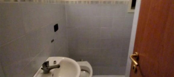 3 rooms Apartment in Maddaloni, Italy No. 145464 6