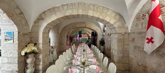 300m² Commercial property in Bari, Italy No. 288654 9