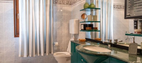 Apartamento de 4 dormitorios en Forlì, Italy No. 328601 13