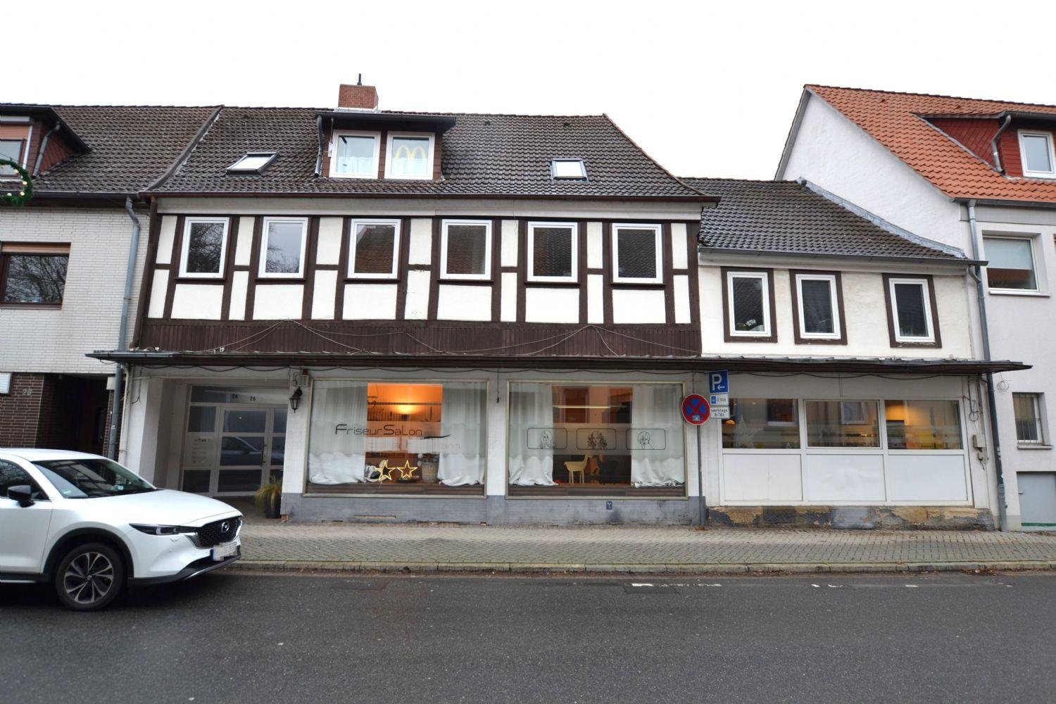 10 rooms Building in Hildesheim, Germany No. 126147