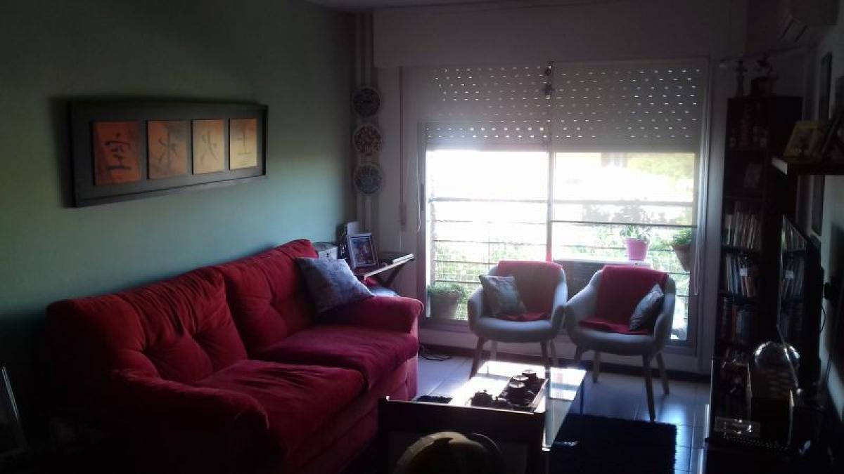 2 bedrooms House in Montevideo, Uruguay No. 6793