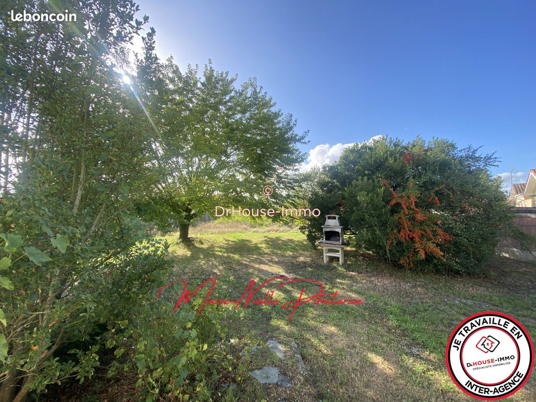 3 bedrooms House in Saint-Medard-en-Jalles, France No. 335495