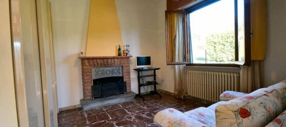 2 bedrooms Villa in Lucca, Italy No. 85160 7