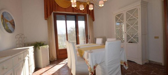 2 bedrooms Villa in Lucca, Italy No. 85160 2