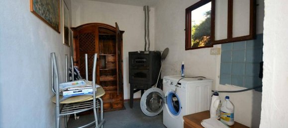 2 bedrooms Villa in Lucca, Italy No. 85160 16