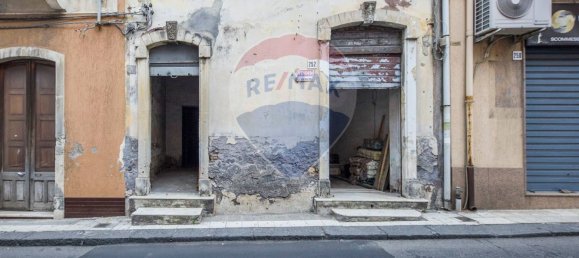 3 bedrooms House in Aci Castello, Italy No. 165049 17