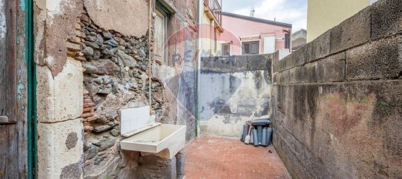 3 bedrooms House in Aci Castello, Italy No. 165049 12