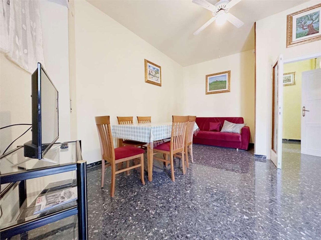 Apartamento de 3 divisões em Pescia, Italy N.º 103001