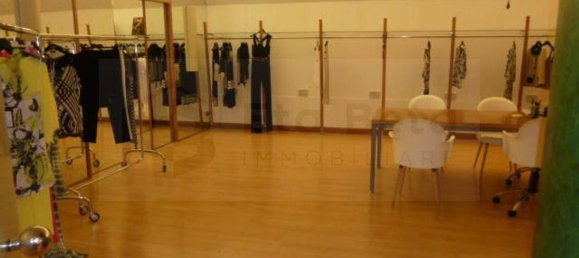 550m² Office in Padua, Italy No. 91916 4