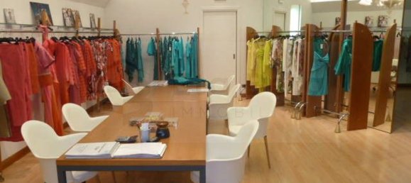 550m² Office in Padua, Italy No. 91916 6