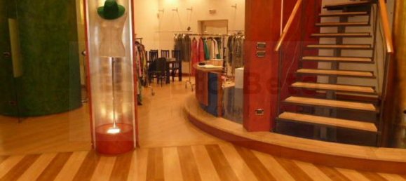 550m² Office in Padua, Italy No. 91916 11