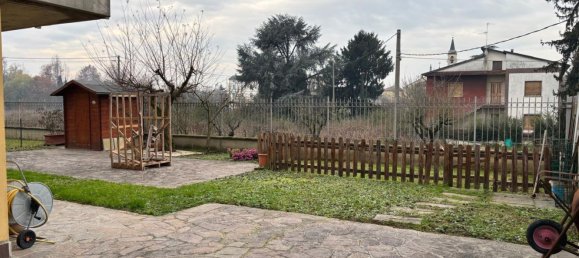 Дом с 4 комнатами в Сесто эд Унити, Италия № 192747 4