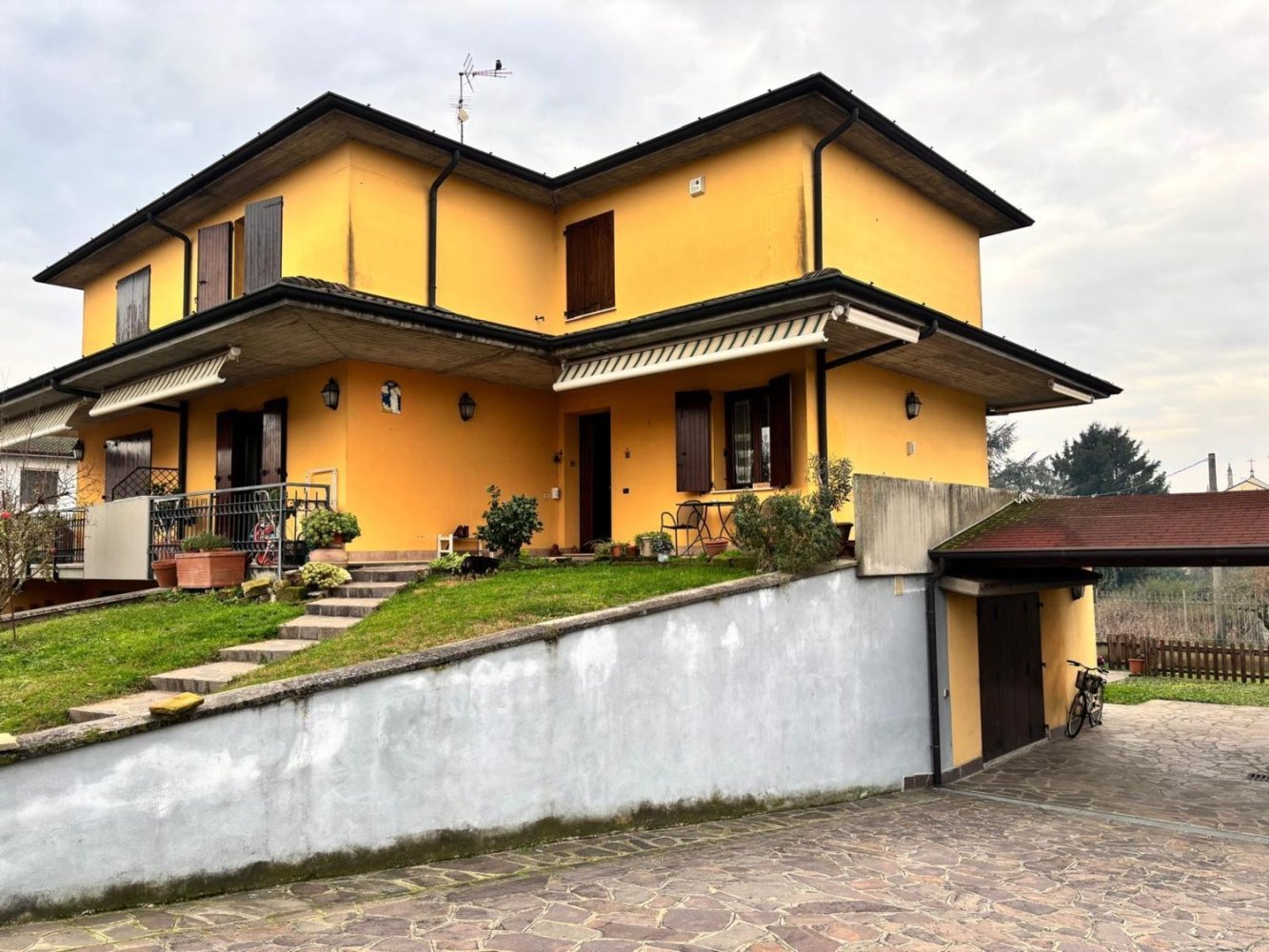 Дом с 4 комнатами в Сесто эд Унити, Италия № 192747