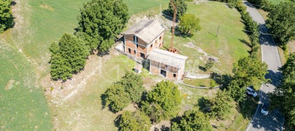 3 rooms Villa in Viano, Italy No. 265995 22