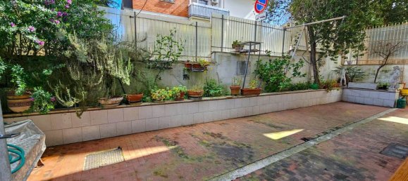 5 rooms Apartment in Rome, Italy No. 8833 18